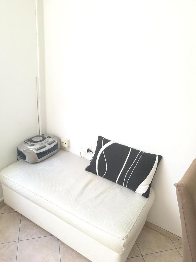 Pretty Big Double Bed Room With Balcony Split Exteriör bild