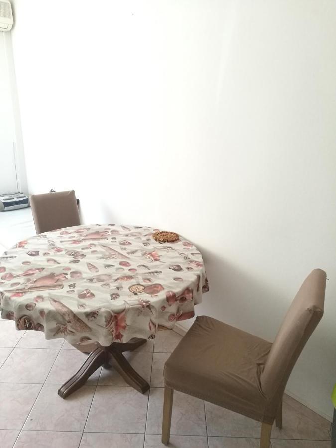 Pretty Big Double Bed Room With Balcony Split Exteriör bild